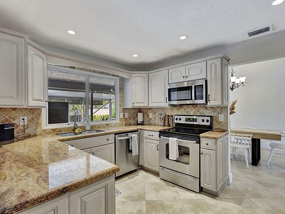 3rd image of 1104 Jackpine St