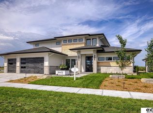 28432 N Laurel Cir N, Valley, NE 68064