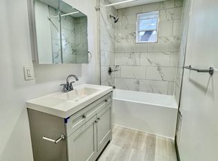 77 Marshall St #2F, Poughkeepsie, NY 12601