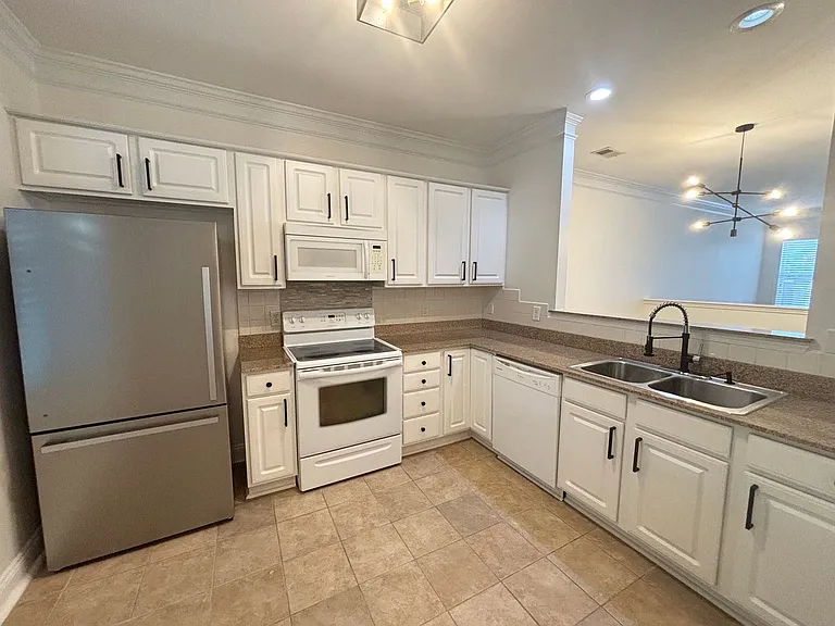 820 Forest Park Rd — Photo 4