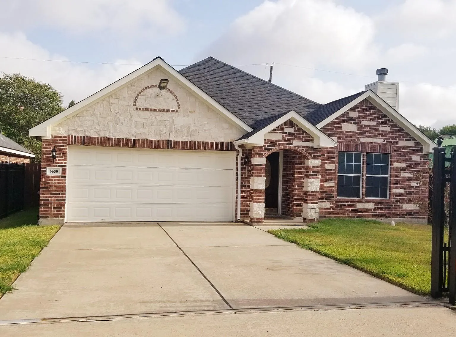 3 bed, 2.0 bath, 1710 sqft, $2,200 — Photo 4