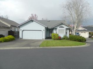 2210 Egret Ct, Grants Pass, OR 97526
