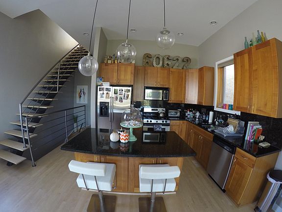 4th image of 1017 N Paulina St
