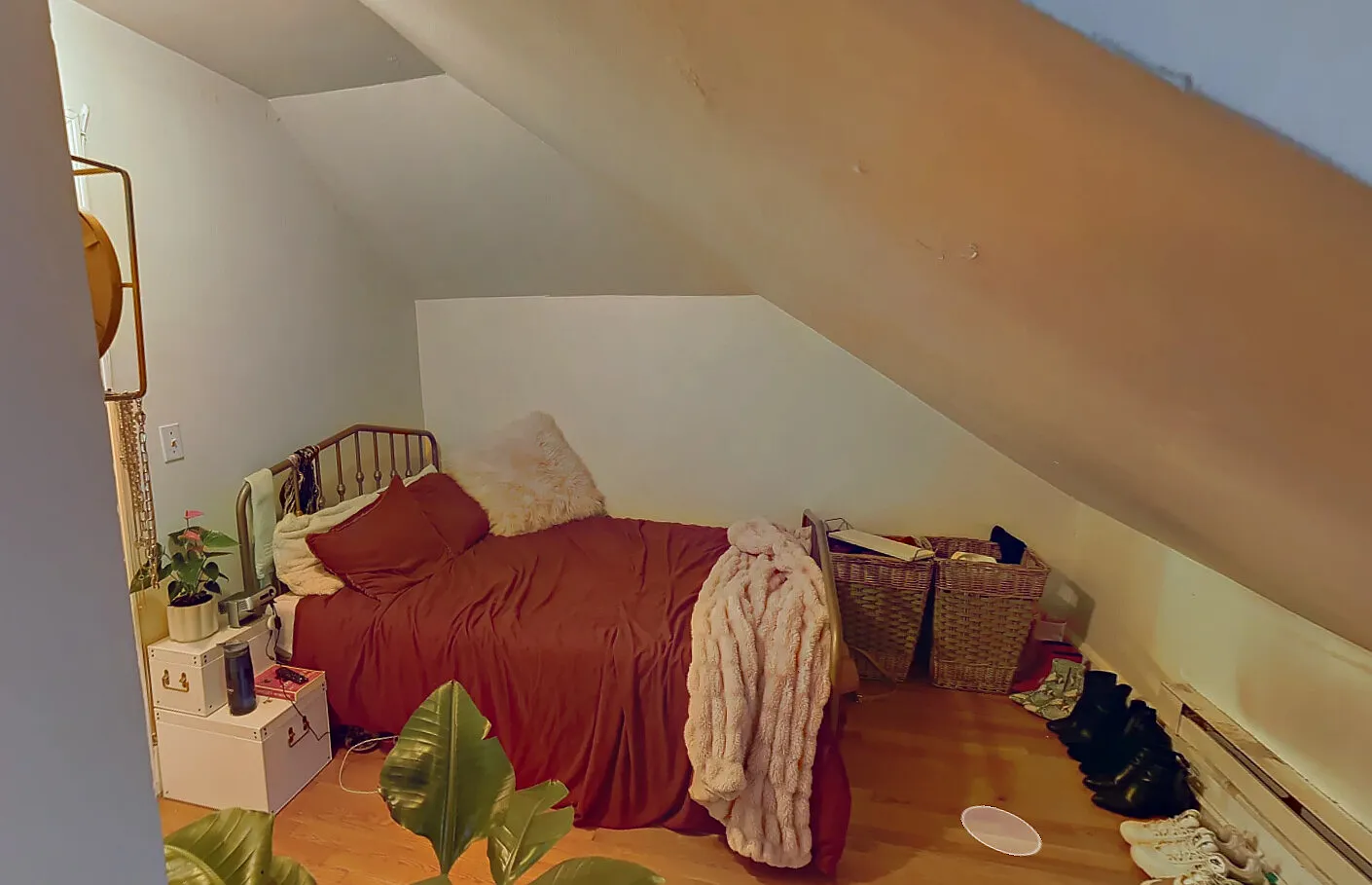 4 bed, $3,950 — Photo 2
