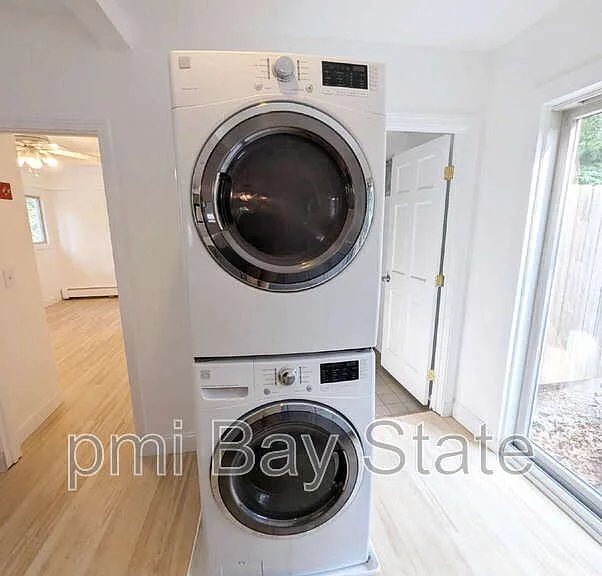 3 Weston St #1 — Photo 7