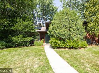1 Hingham Cir, Mendota Heights, MN 55118