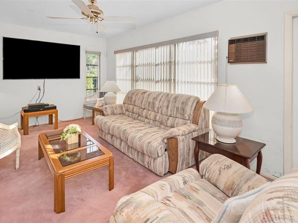 8236 Brentwood Rd, Seminole, FL 33777