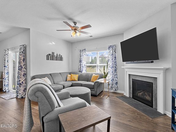 5th image of 513 Cedar Park Dr