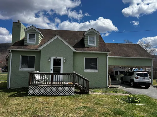 1759 Sewell St S, Rainelle, WV 25962