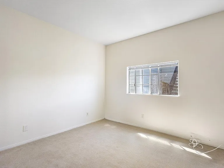1431 Linden St #B — Photo 8