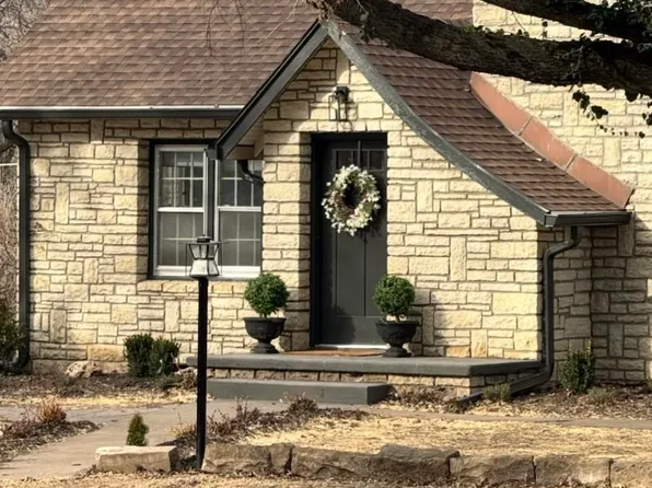 507 SW Gage Court Cir, Topeka, KS 66606