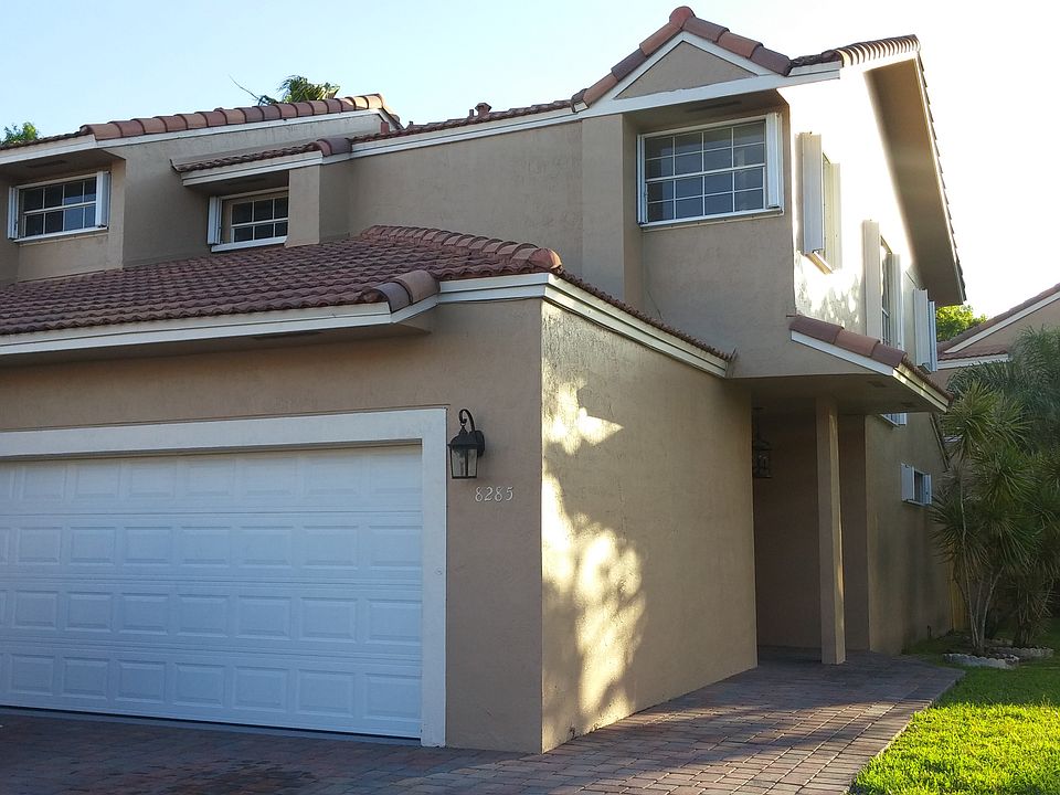 1st image of 8285 NW 191st Ln