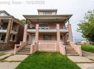 2103 Canterbury St, Dearborn, MI 48120