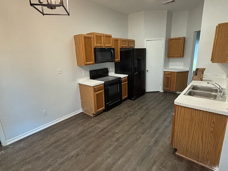 8206 Copperfield — Photo 4