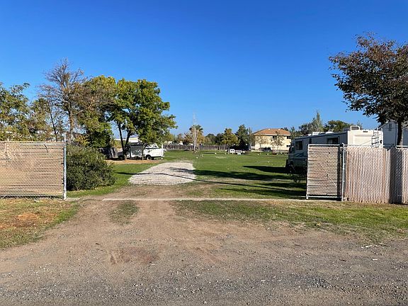 3rd image of 1521-1517 Grace Ave