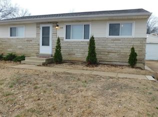 220 Arras Dr, Saint Louis, MO 63129