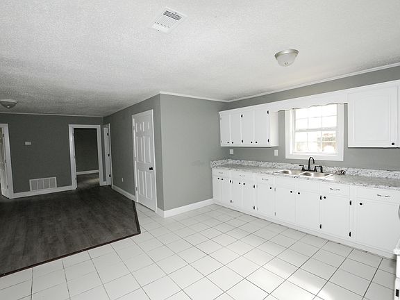 4th image of 3325 Mangrove Dr