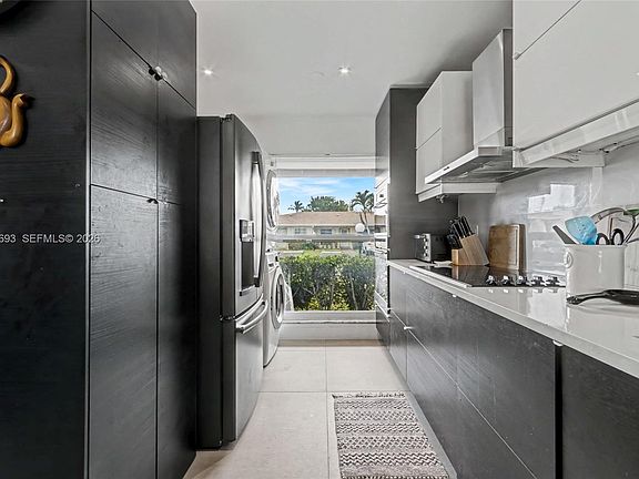 5th image of 8953 Warwick Dr #8953