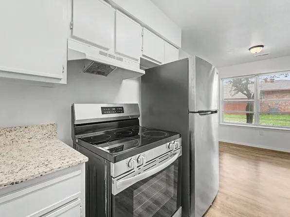1305 W New Hope Rd #D, Rogers, AR 72758