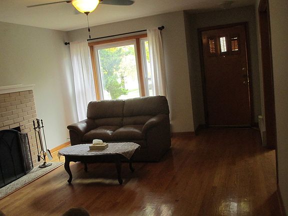 3rd image of 1905 N 75th Ave