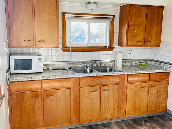 4th image of 172 Saint Felix Ave #2