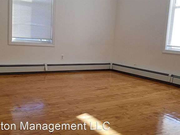 3rd image of 62 Lafayette Park Unit 2L