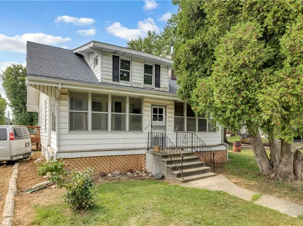 803 W Strain St, Sullivan, IL 61951