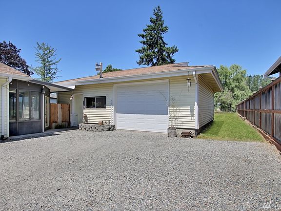 4th image of 1715 12th Ave SE
