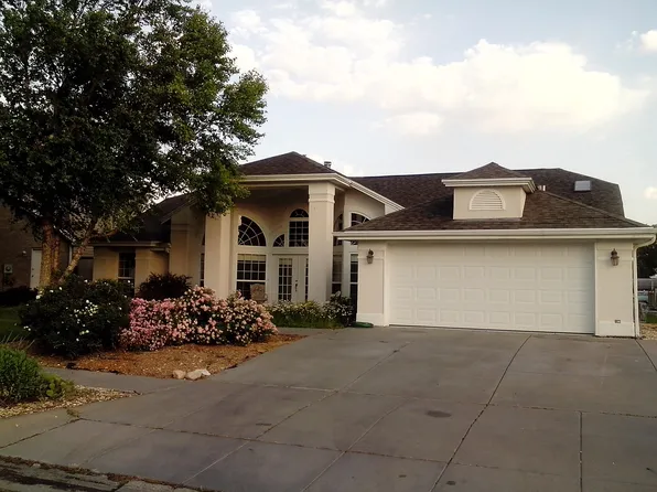 711 Lamont Dr, Lincoln, NE 68528