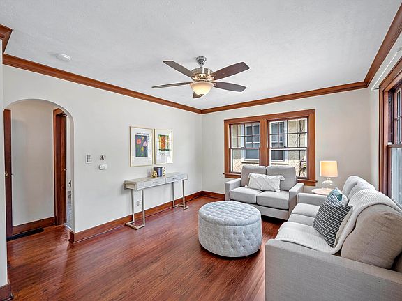 2nd image of 1022 E Gift Ave