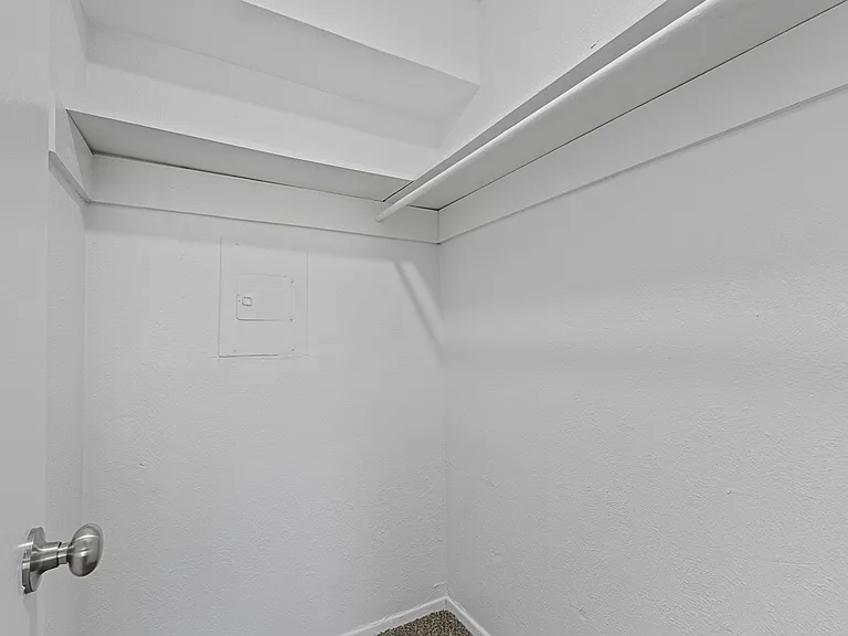 Maverick on Maurine Apartments — Photo 18