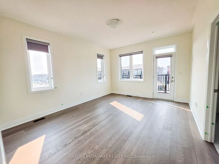 51 Mumbai Dr — Photo 17