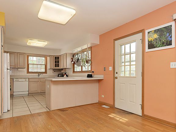 5th image of 2935 Maria Ave