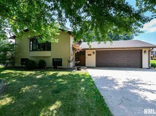 408 Highland Dr, Sherrard, IL 61281