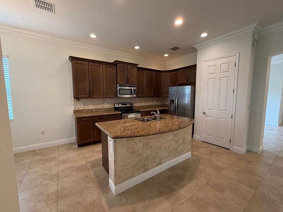 1st image of 2824 Bellarosa Cir