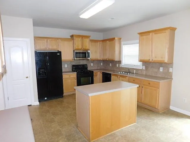 3543 Aberdeen Way — Photo 11