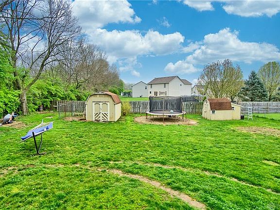4th image of 574 Beachler Dr