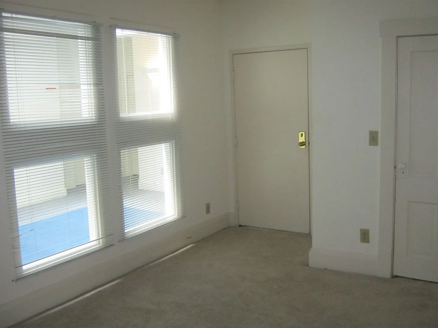 984res — Photo 4