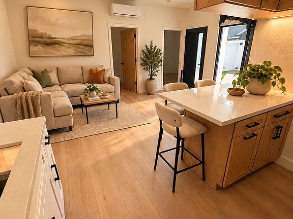 4th image of 7039 1/2 Quartz Ave #1