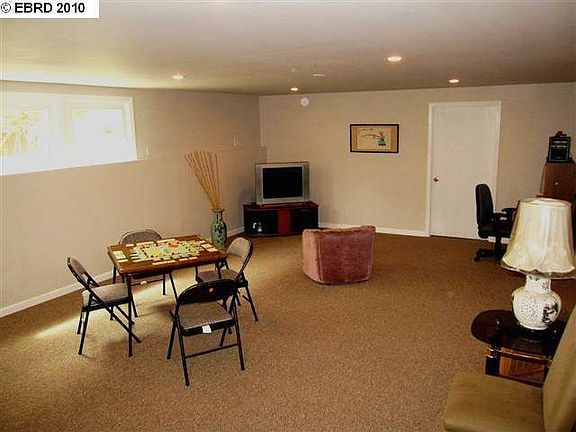 5th image of 2519 Barrett Ave