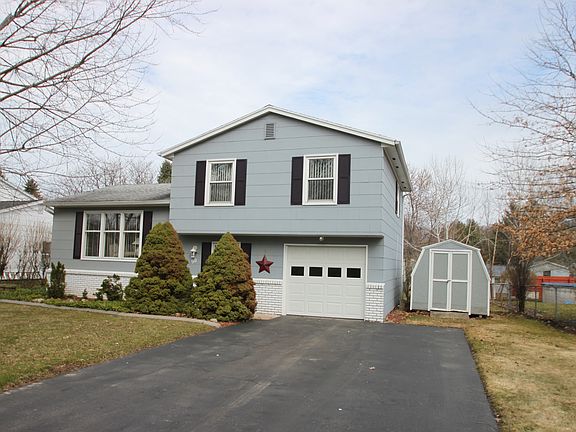 4th image of 90 Highview Dr