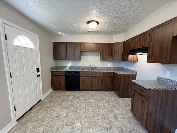 3rd image of 4069 Meadow Dr