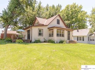 4103 R St, Omaha, NE 68107