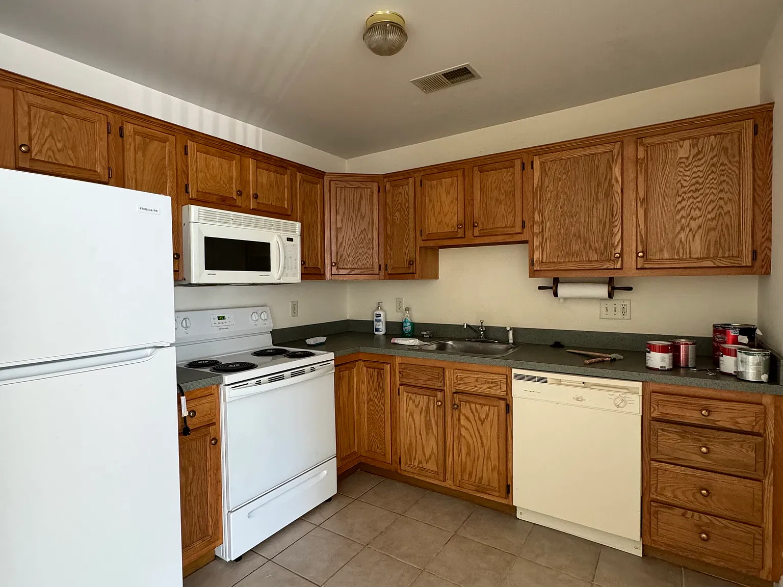 2 bed, $1,825 — Photo 2