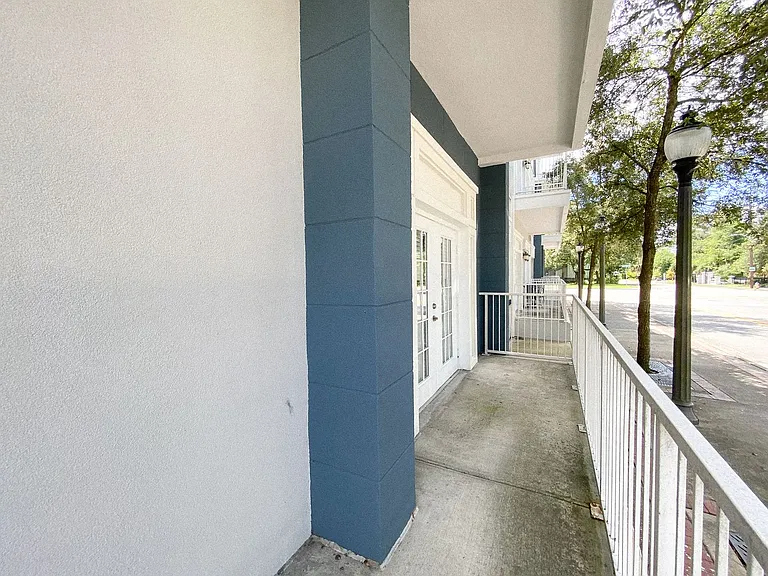 230 SW 2nd Ave #102 — Photo 17