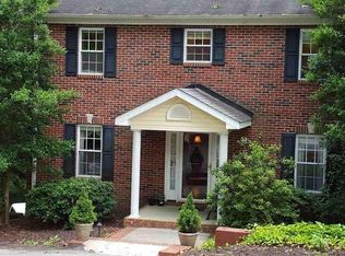 105 Devonshire Ln, Greenville, SC 29617