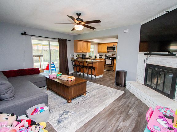 3rd image of 308 Sagewood Dr