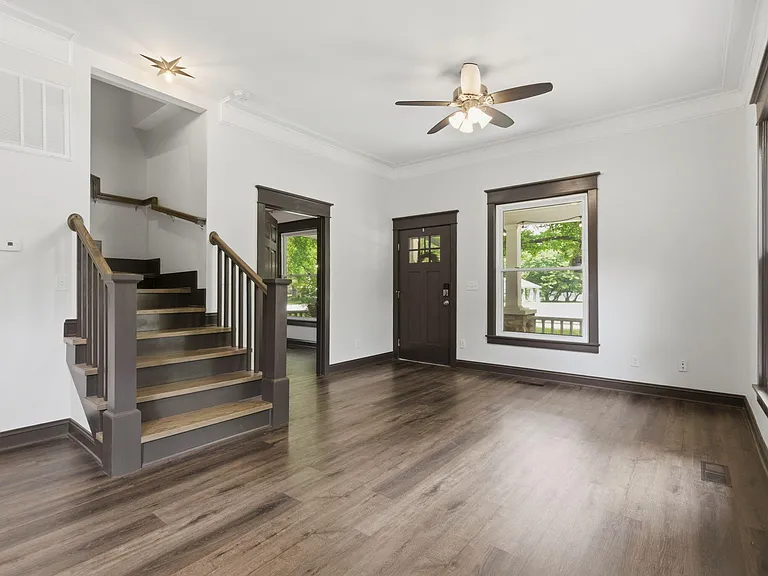 837 S Kentwood Ave — Photo 6