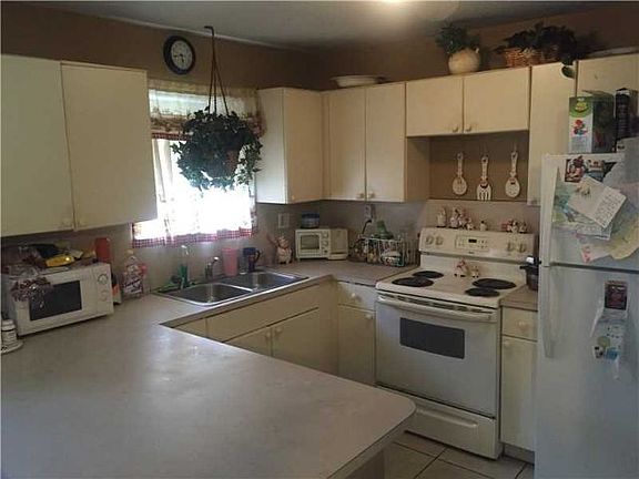 3rd image of 11424 NW 94th Pl #7