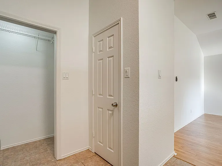 5323 Northridge Blvd — Photo 30